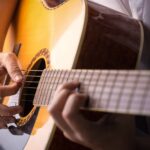 Trauermusik, Akustikgitarre